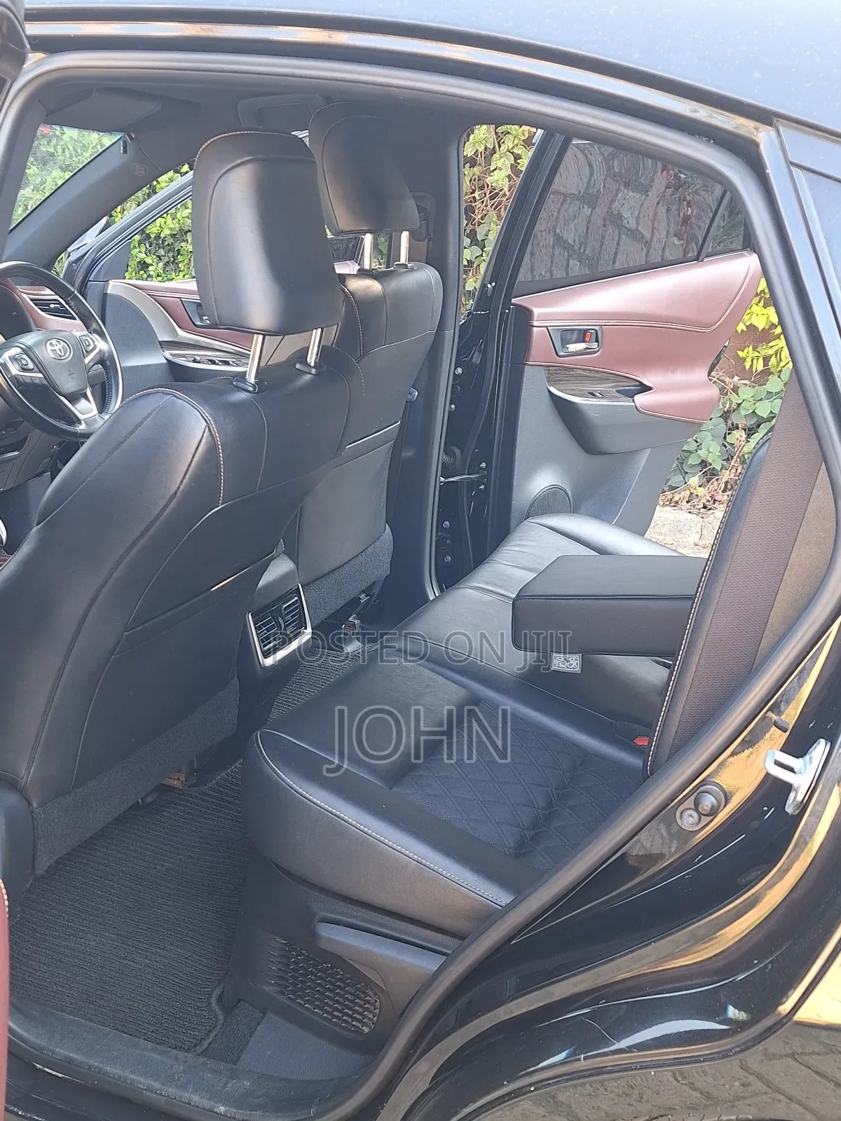 Toyota Harrier 2.0 2015 Black