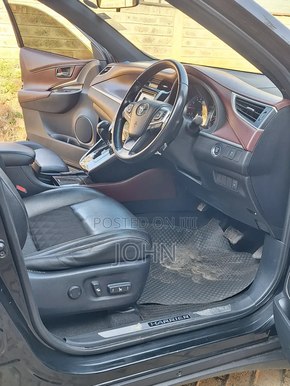 Toyota Harrier 2.0 2015 Black