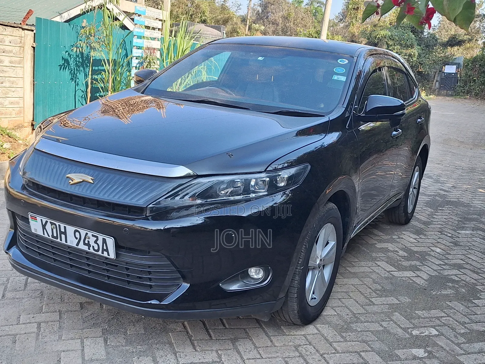 Toyota Harrier 2.0 2015 Black