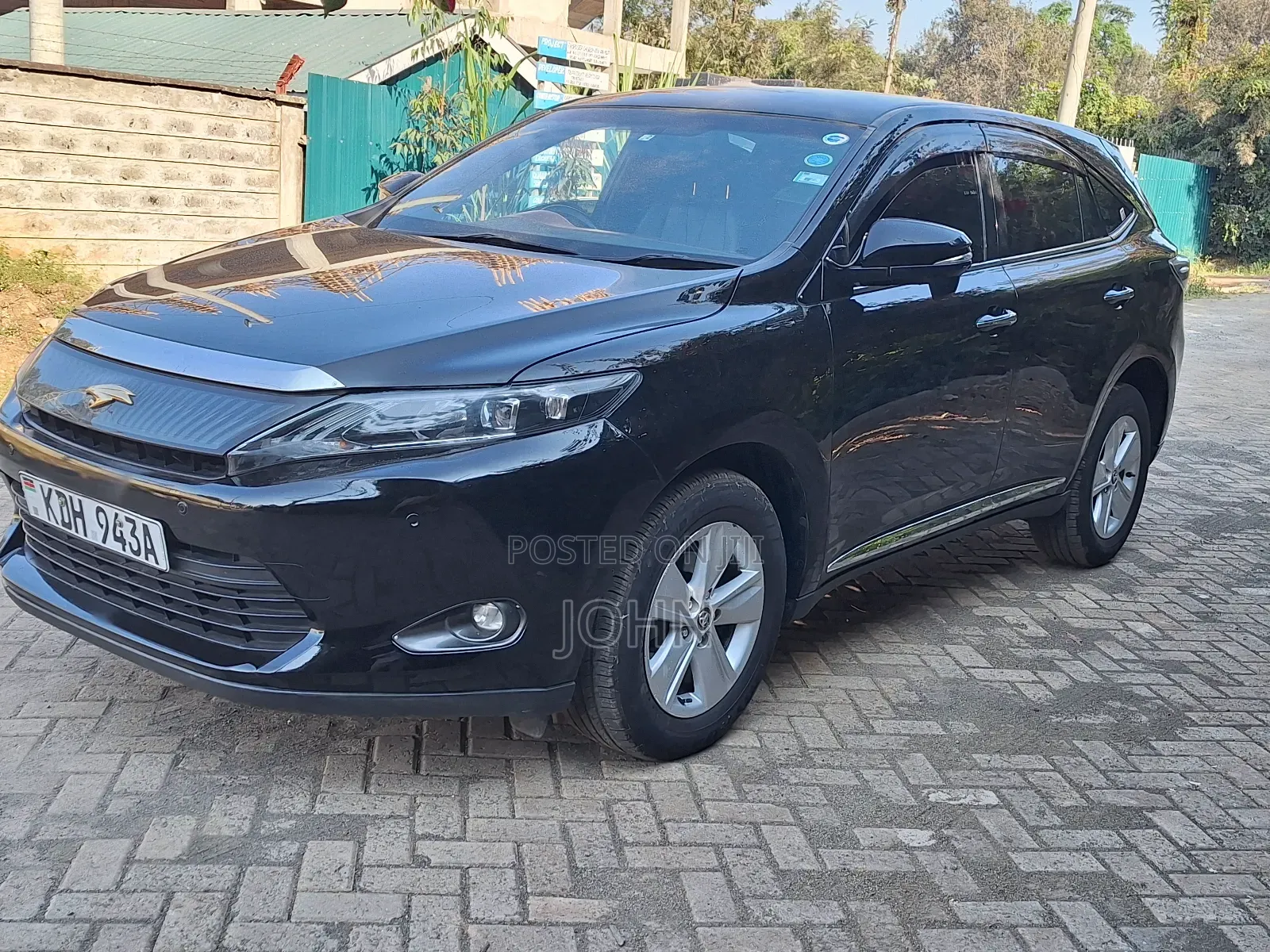 Toyota Harrier 2.0 2015 Black