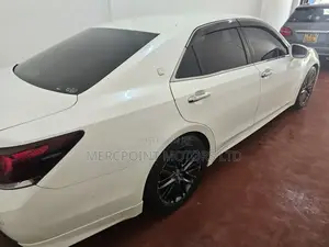 Toyota Crown 2015 White