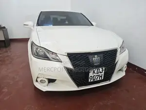 Toyota Crown 2015 White