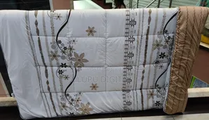 *High Quality Binded Duvets 1 Duvet 1 Bedsheet
2 Pillowcases
Size 6*7
