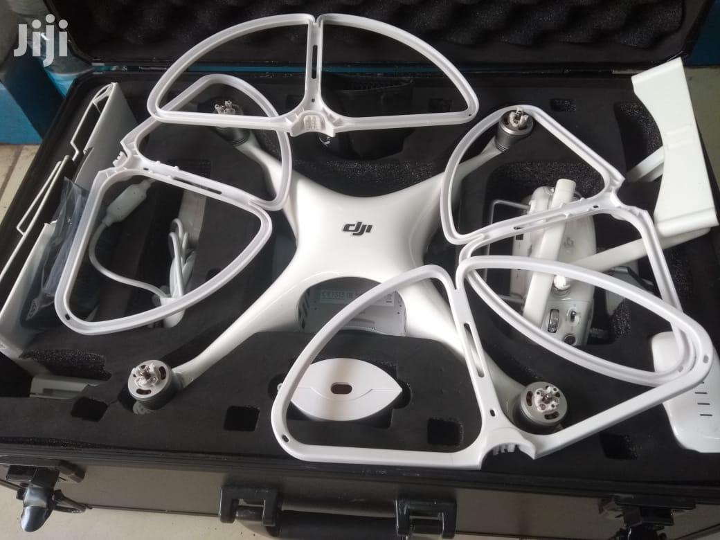 Superior Dji Phantom 4 Pro Drone