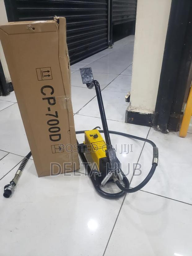 The Hands-Free Cp-700d Crimping Tool