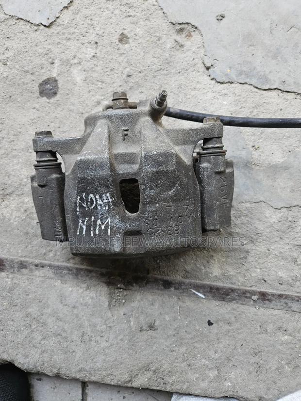 Front Caliper Voxy Noah