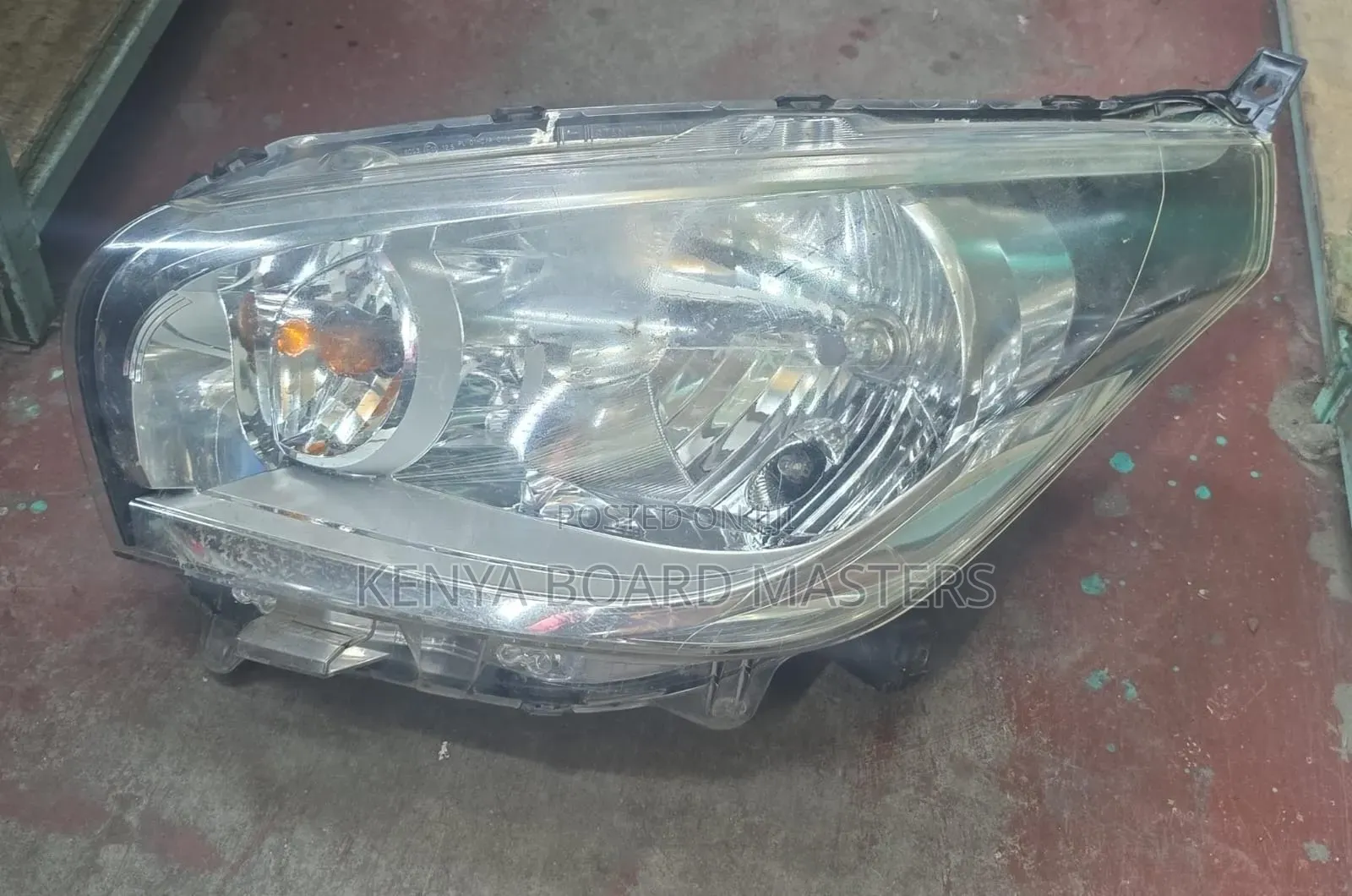 Nissan Dayz 2014 
Headlight