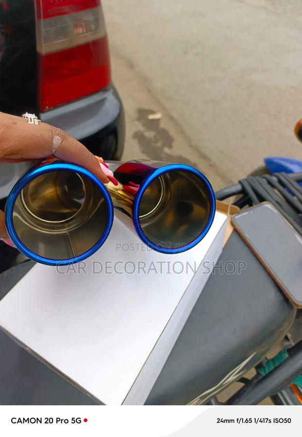 Sporty Double Exhust Tip Muffler With Blueish Tip - thumbnail 3