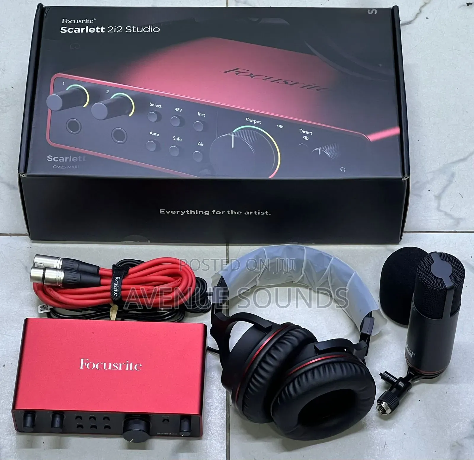 Focusrite Scarlet 2i2 4th Gen Studio Bundle
