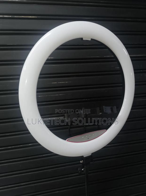 18" Ring Complete With Stand Three Holders and Incredible Led Light - main view