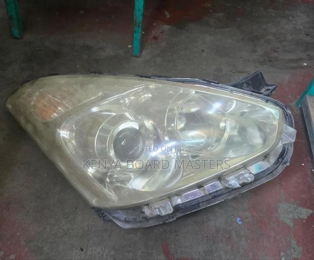 Toyota Wish 2005 None Xenon - main view