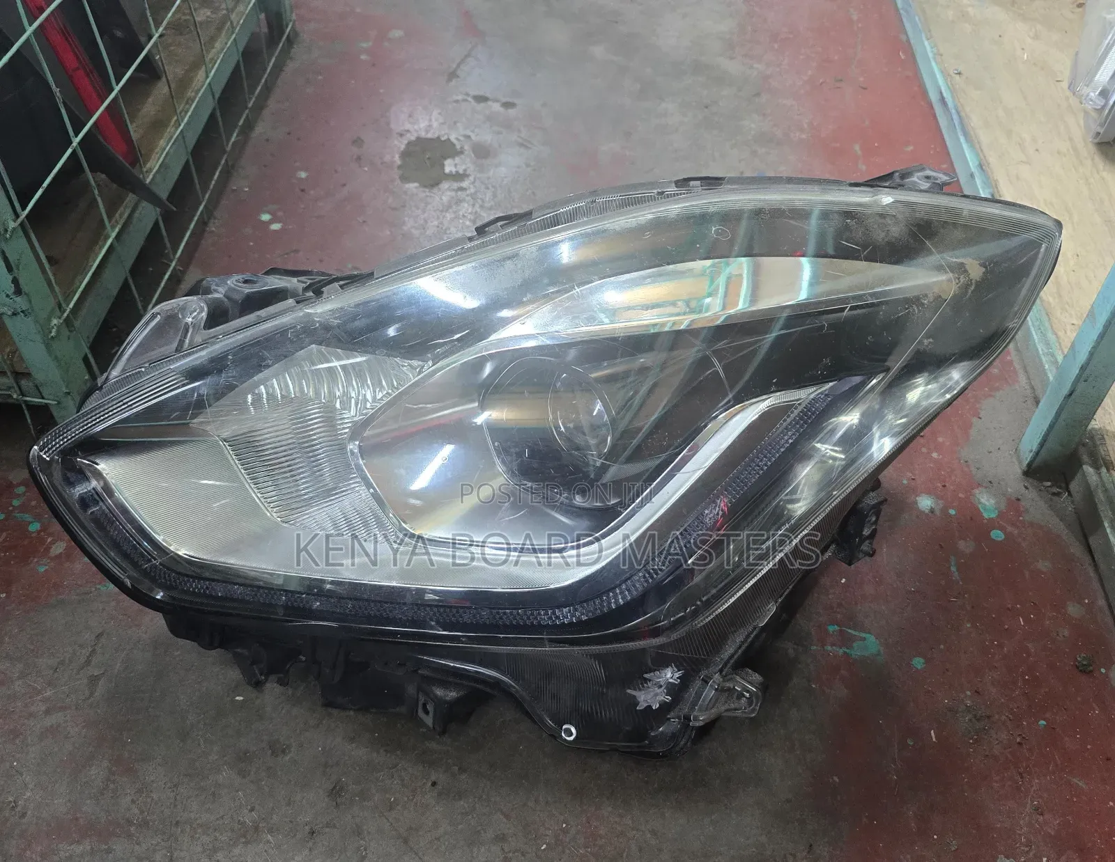 Suzuki Swift 2017 Xenon
Headlight
