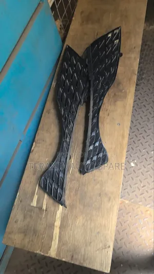 Nissan Juke 2018 Side Grill