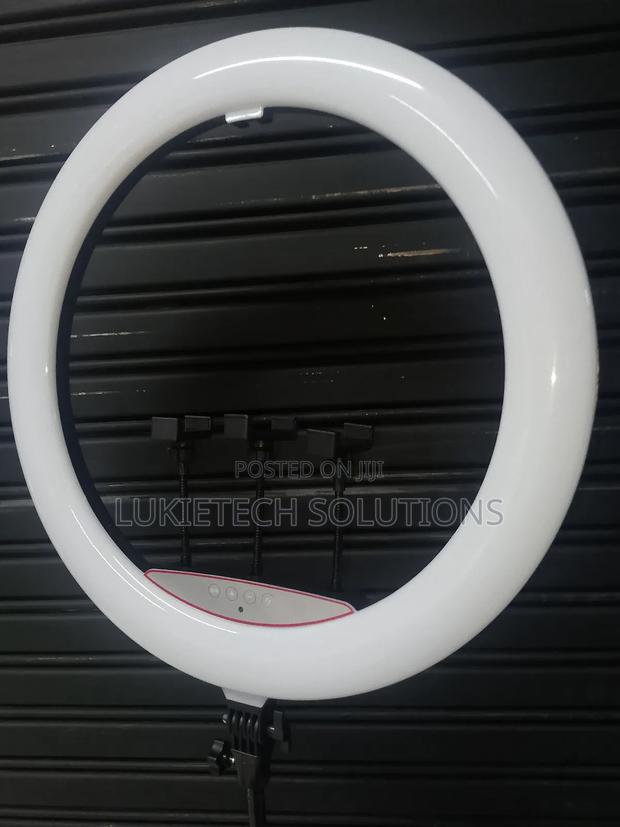 18 " Ringlight, Bright Led Light, Three Strong Phone Holders - main view