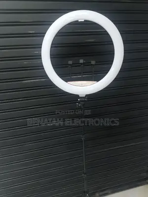 Ringlight 18" Incredible Led Light Three Strong Phone Holders,Stand