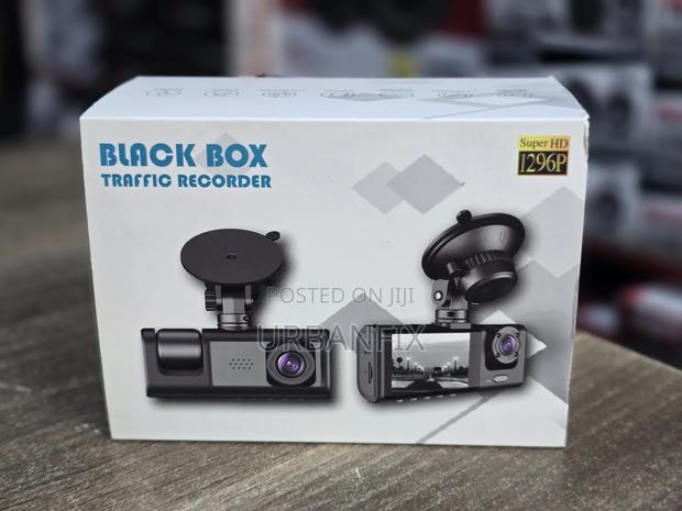 Full Hd 1296p 3 in 1 Car DVR With Front, Inside and Rear View Cameras