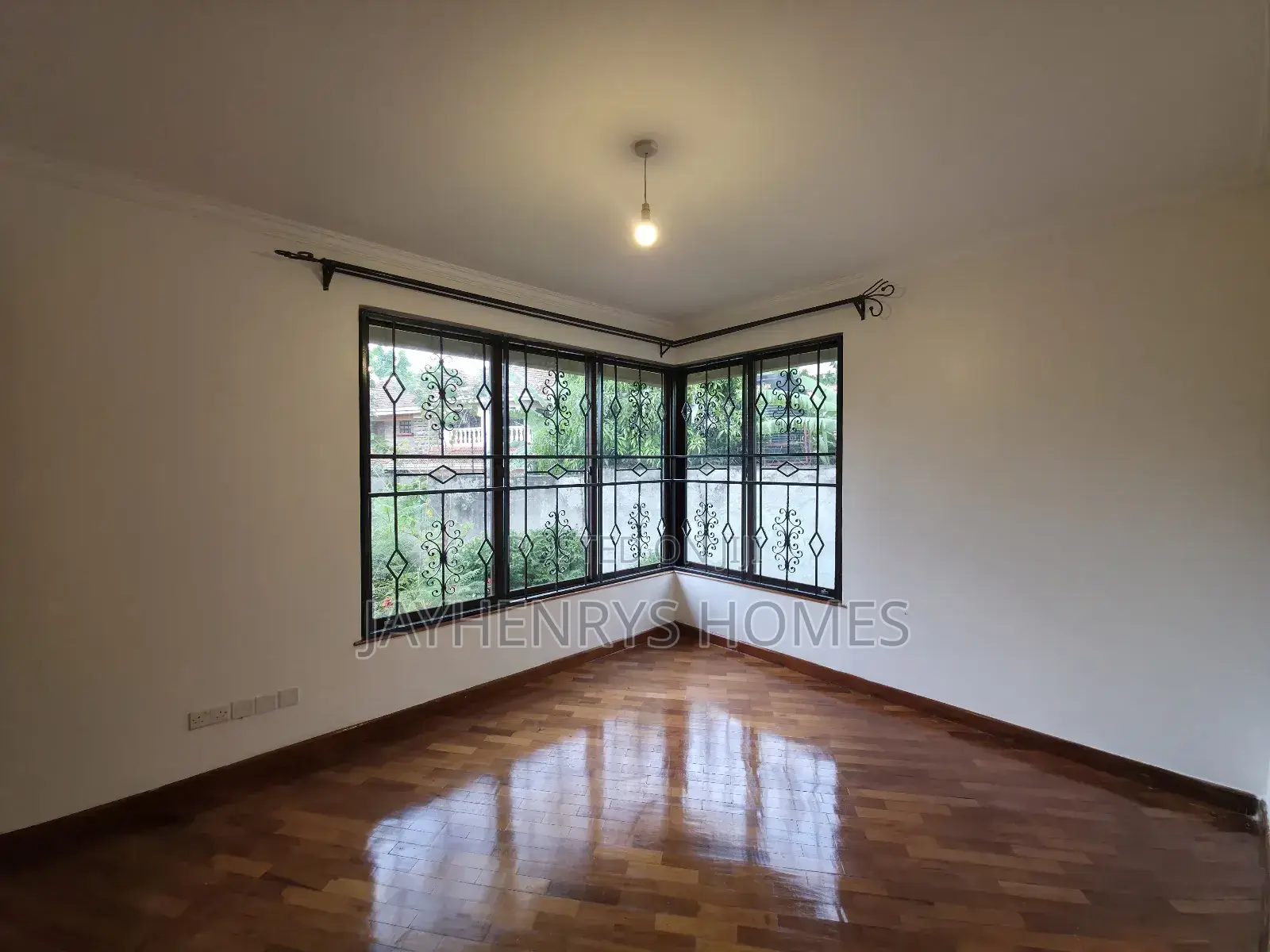 4bdrm House in Ridgeways for sale