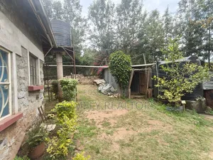 1.25 Acres With a 4-Bedroom Bungalow in Boroti Thigio Near Tarmac