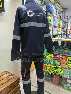 Construction Safety Suits With Hi-Vi Lines