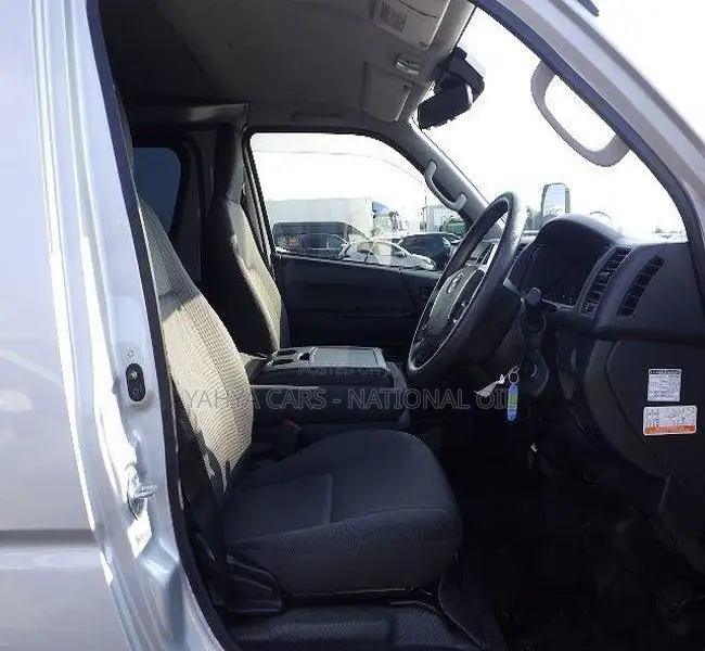 Toyota HiAce 2019 Silver