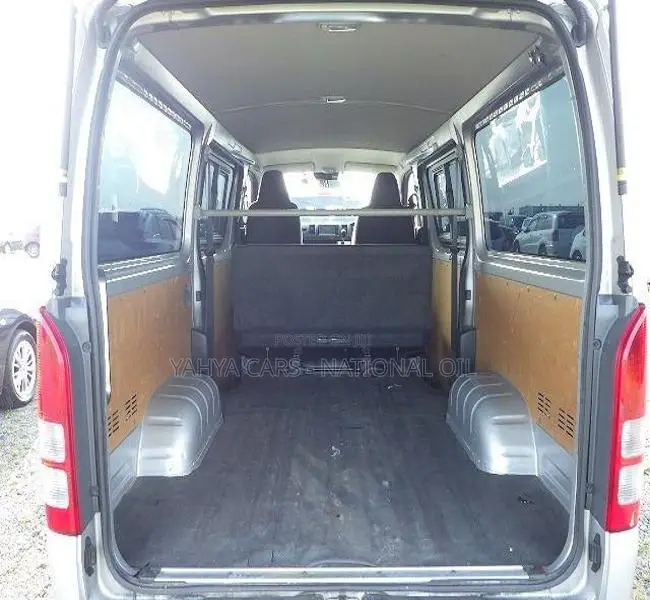 Toyota HiAce 2019 Silver