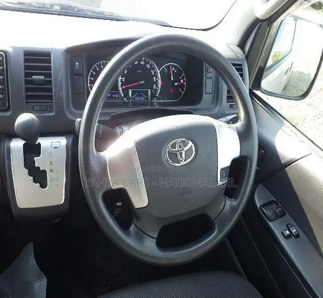 Toyota HiAce 2019 Silver