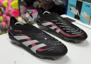 New Laceless Dark Black With Red Lines Predator Adidas Football Boots