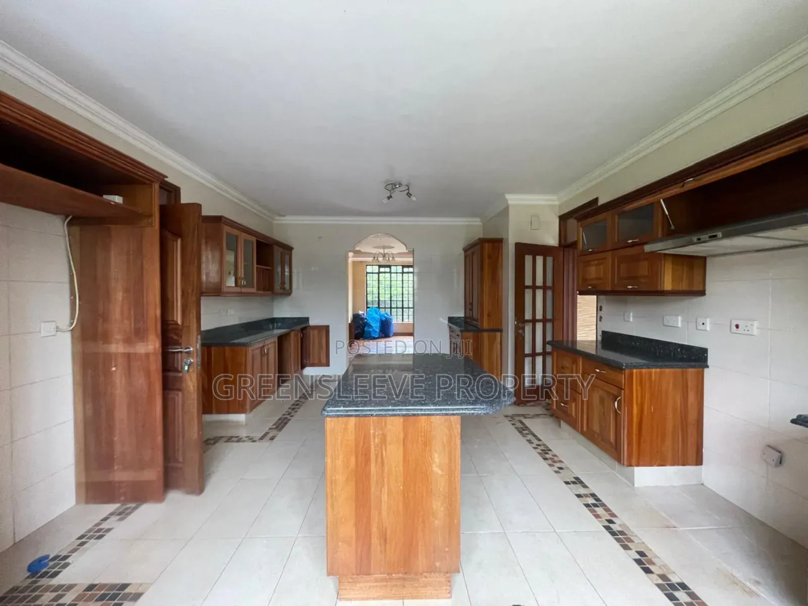 5bdrm Townhouse / Terrace in Karen for rent