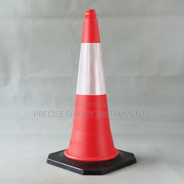 Heavy Base 75cm Traffic Cone - main view