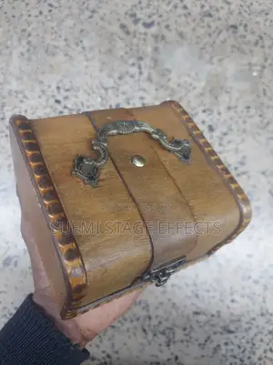 Wooden Antique Jewelry Storage Box – Elegant Durable