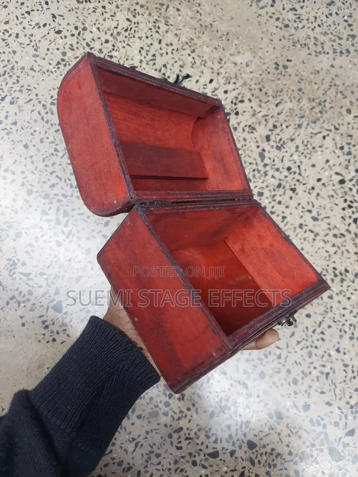 Antique Wooden Jewelry Storage Box – Timeless Design