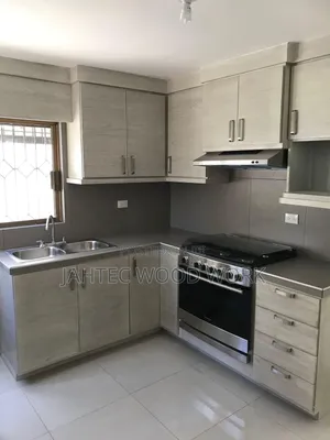 Quality Kitchen Cupboards Instoller
