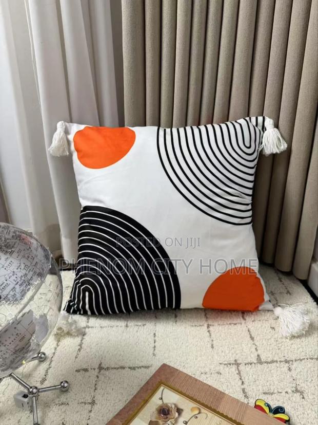 Abstract Design Throwpillow Covers - thumbnail 2