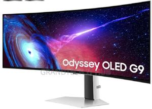 Samsung G93sc 49" DQHD Oled Curved Gaming Monitor 240hz
