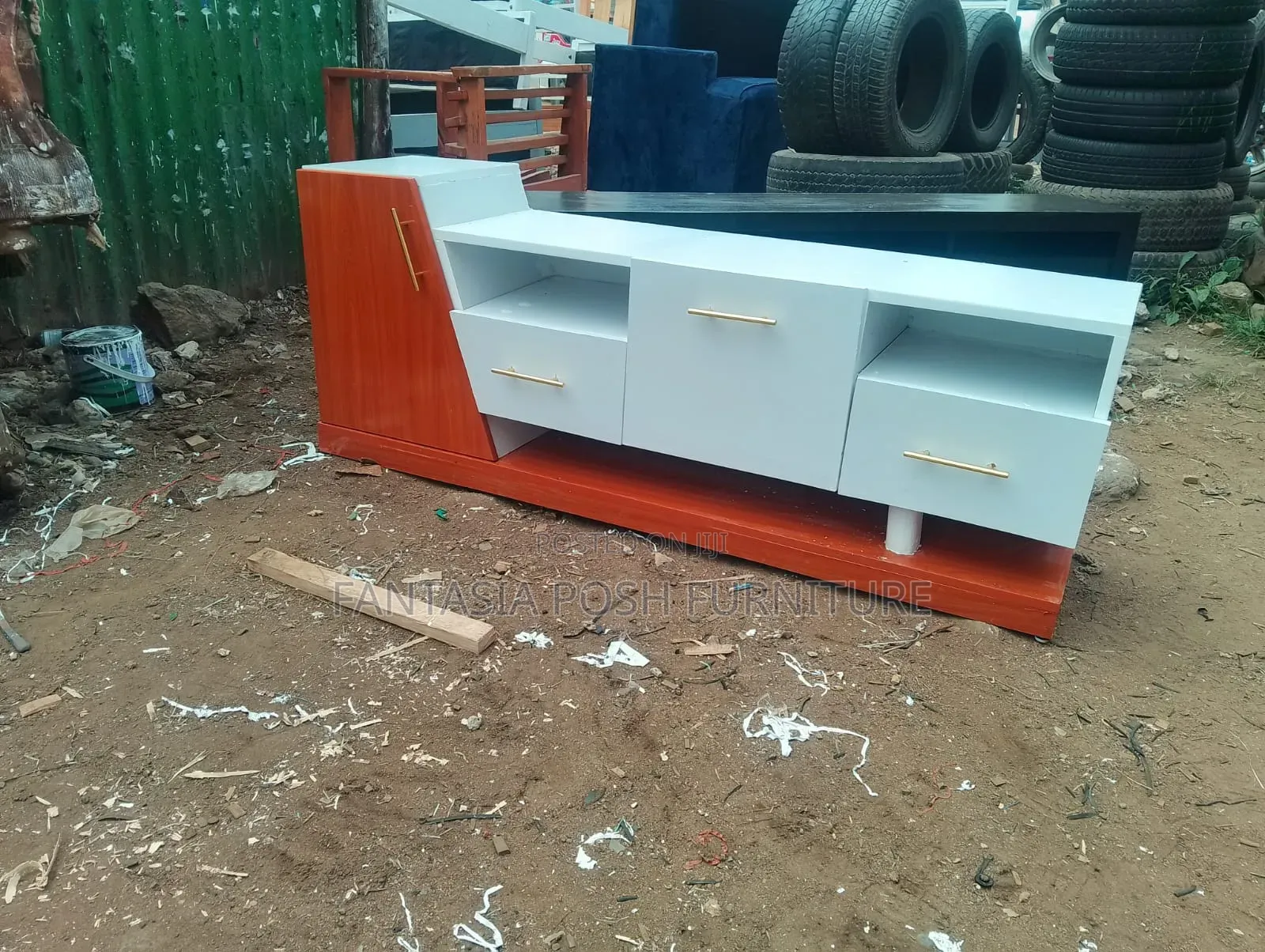 A Modern Tv Stand With Detailed Finessè