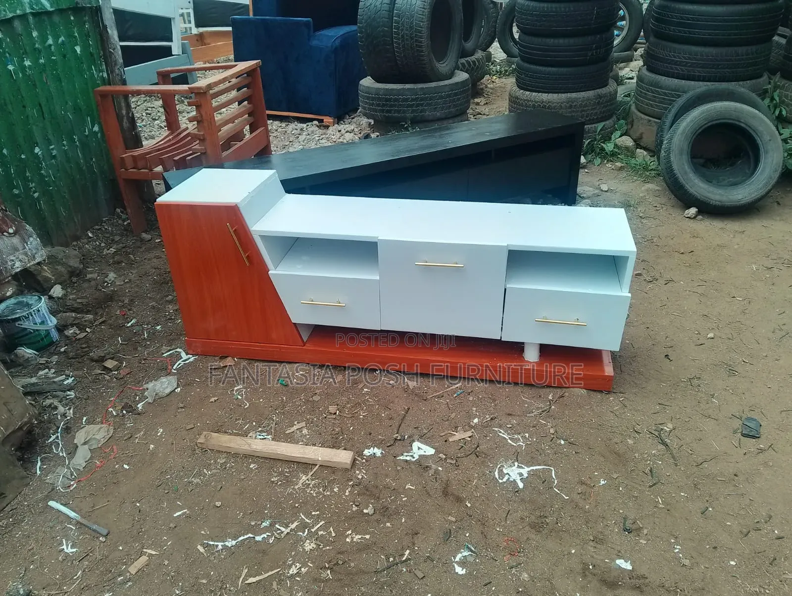 A Modern Tv Stand With Detailed Finessè