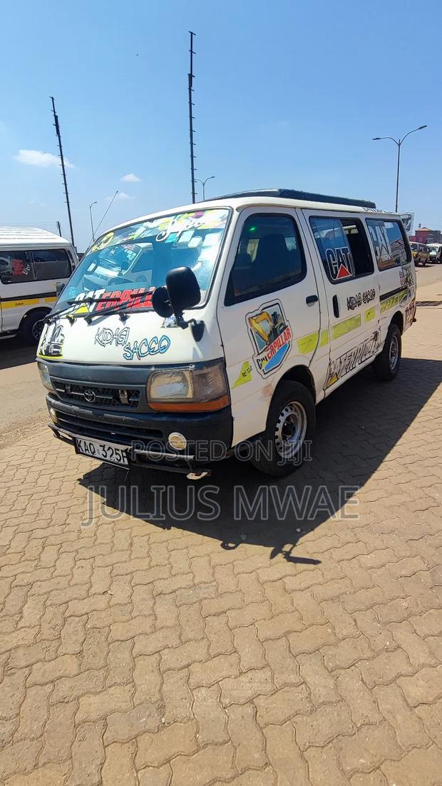 Toyota HiAce 2005 White - thumbnail 5