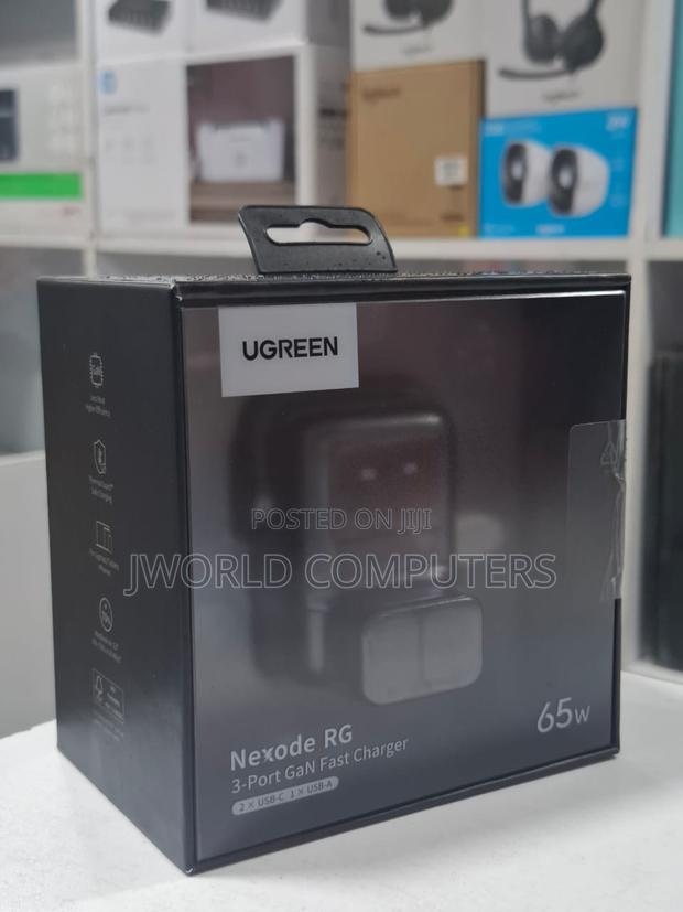 Ugreen Uno Robot 65w 3-Port Gan Fast Charger