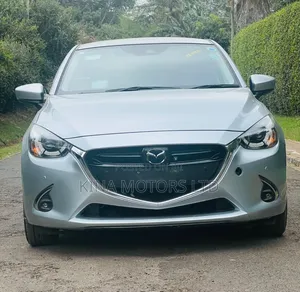 Mazda Demio 2018 Off white