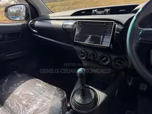 Toyota Hilux 2019 Gray