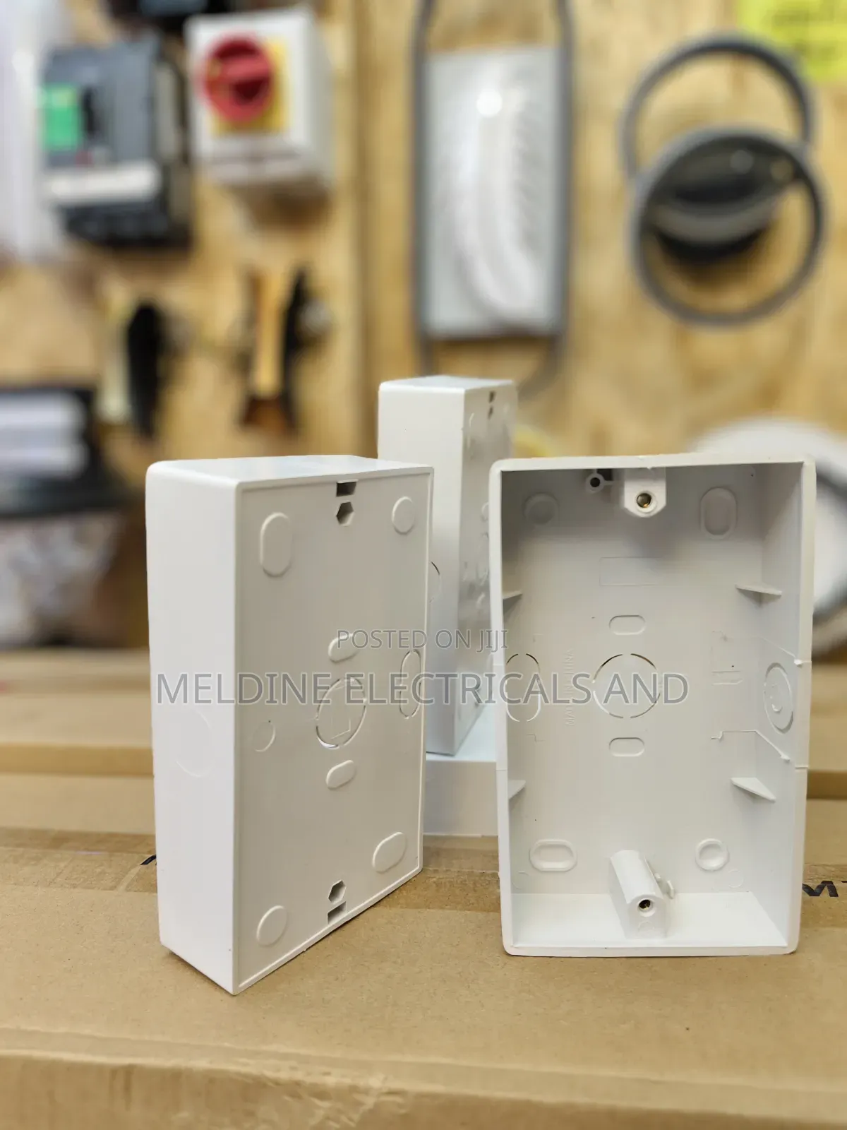 Twin Pattres/Double Box White