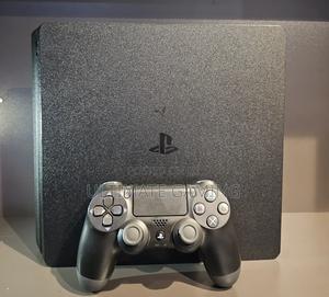 Playstation 4 Slim With 10games - thumbnail 2