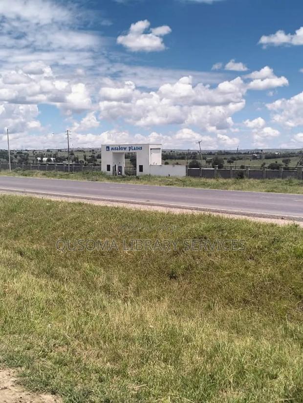 8 Half Isinya Enkirigiri Overlooking the Tarmac - main view