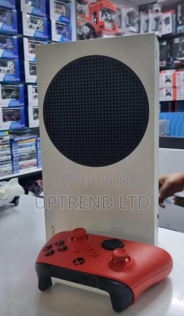 White Xbox Series S With One Controller - main view
