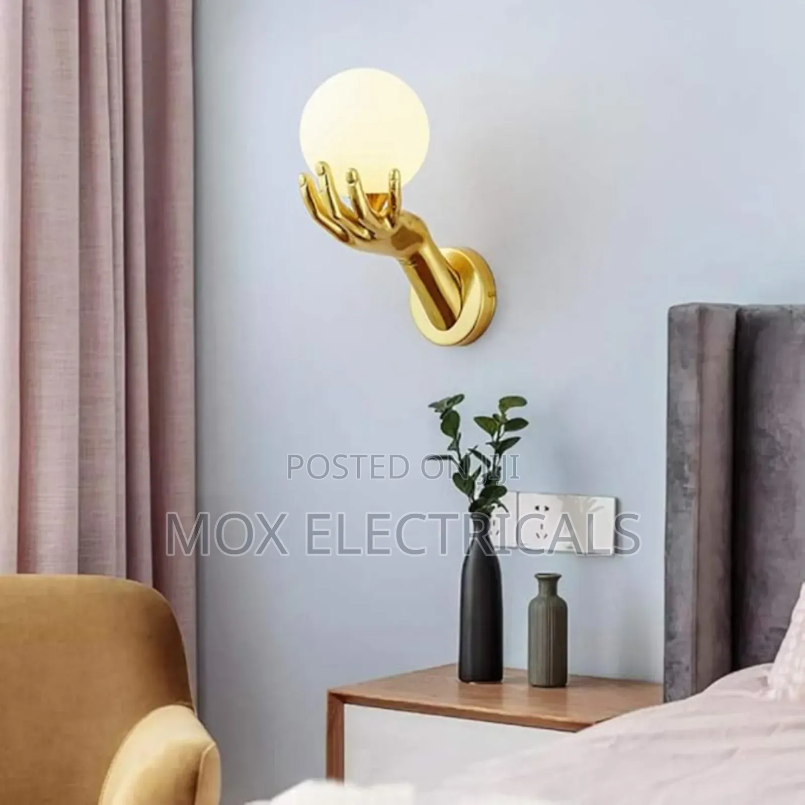 Modern Creative Hand-Palm Wall Lamp