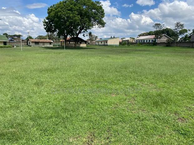 Iconic 2.13-Acre in Nakuru's Explosive Growth Corridor, School + Land - main view