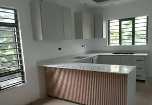 Kitchen Cabinets and Feeting Work