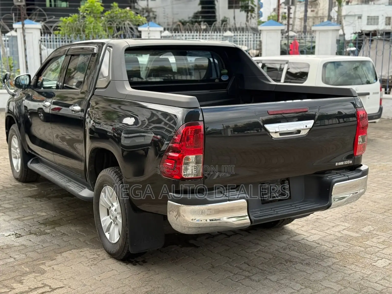 Toyota Hilux 2018 Black