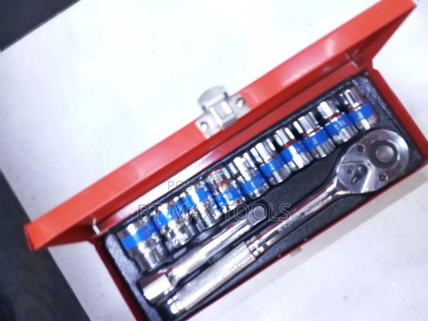 Chrome Vanadium Tool Set/ Socket Wrench