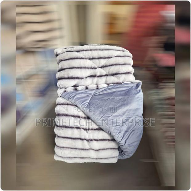 5 by 6 Luxury Faux - main view